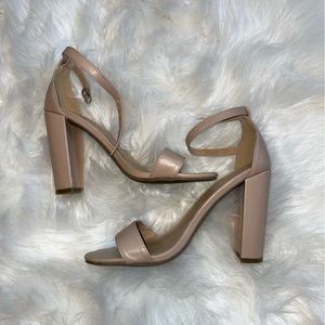 •nude open toed chunky heel•